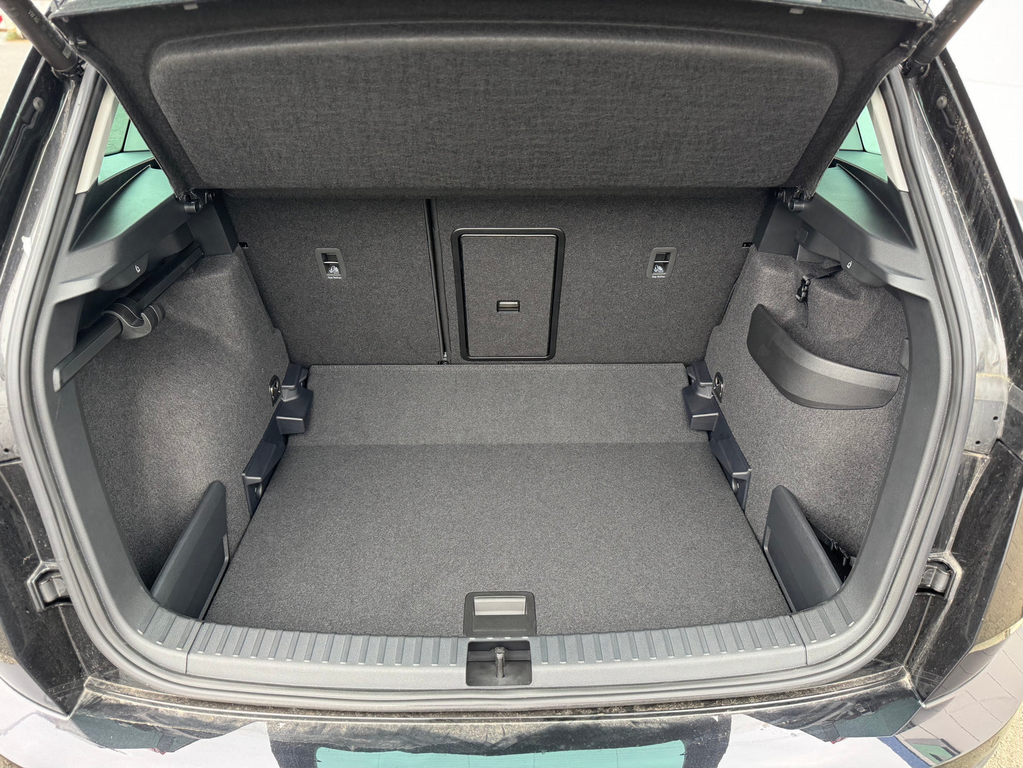 Kombi / SUV - Mittel (Skoda Karoq / Ford Focus ST / VW Touran)